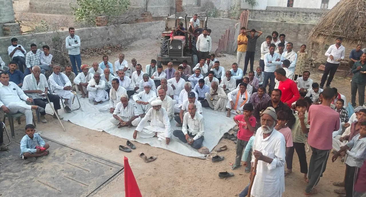 1007742932-IX0BcIB8.webp